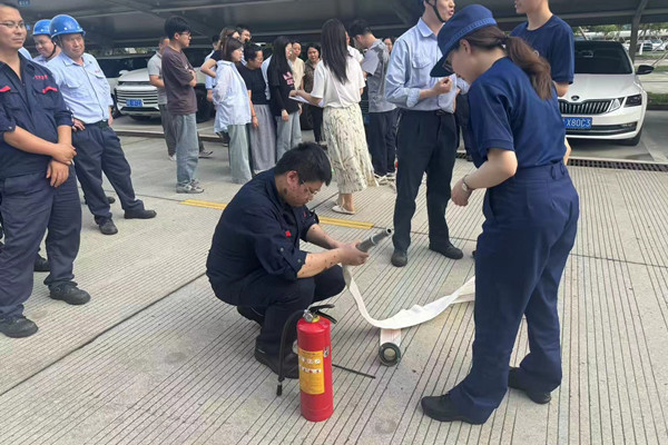 筑牢安全防线！奇亿金属开展全员安全消防实战培训 图3