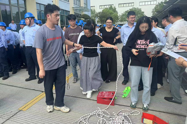 筑牢安全防线！奇亿金属开展全员安全消防实战培训 图4